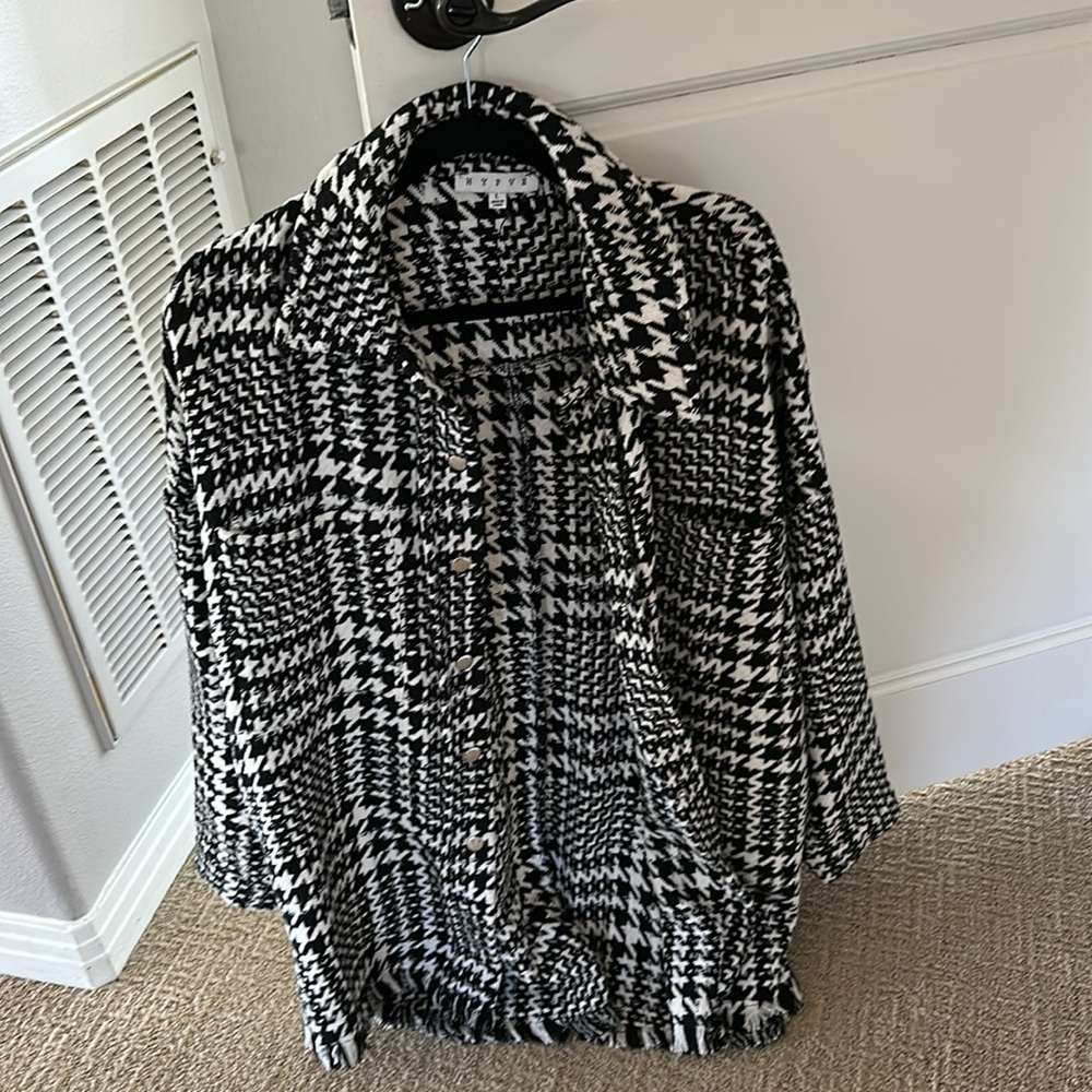 Houndstooth B/White Button Shacket - image 4